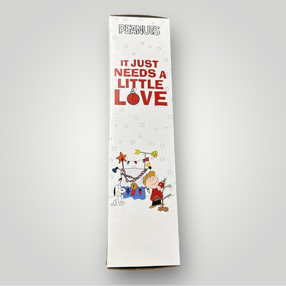 Peanuts NIB 18” Charlie Brown Christmas Tree with Linus’ Blanket - Picture 5 of 7